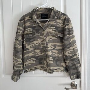 Sanctuary Women’s Green Camo Button-Up Jacket